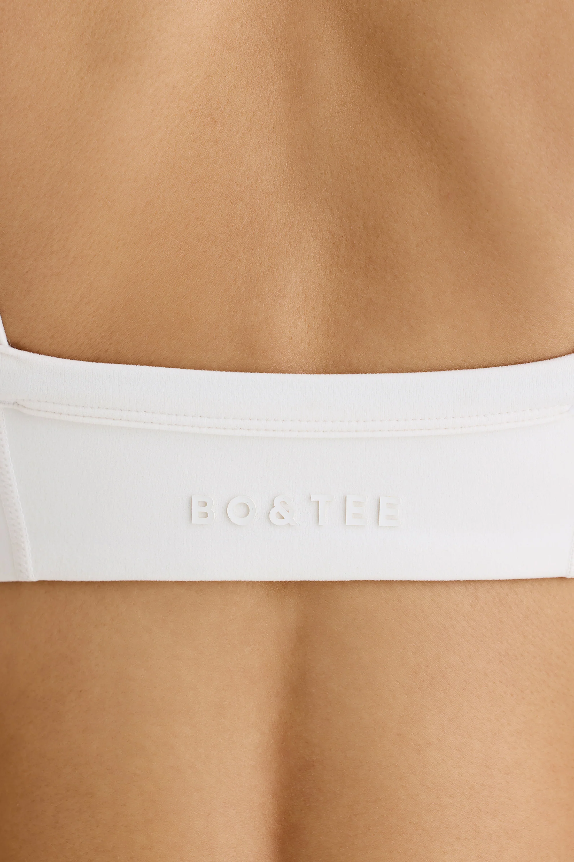 Soft Active Contrast-Trim Sports Bra in White - Image 4